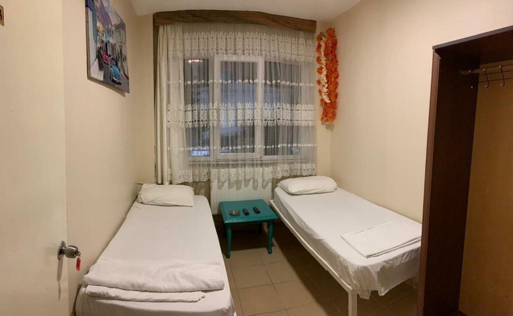 Hayat Pansiyon Albergue Estambul Exterior foto